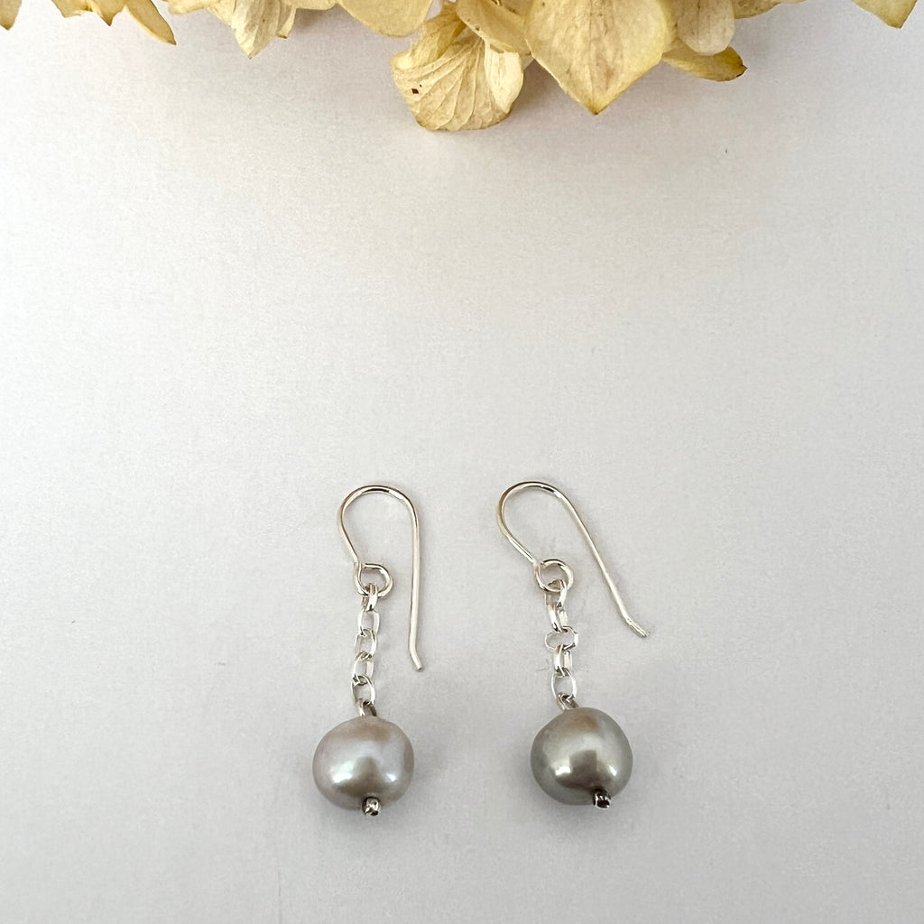 Pearl drop earrings